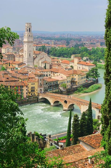 Italian Lakes, Verona Italy, Italy Aesthetic, Voyage Europe, Northern Italy, Bergamo, Beautiful Places To Travel, Pretty Places, Dream Destinations