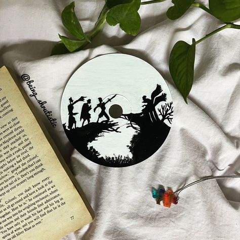 Harry Potter themed CD painting Harry Potter Theme Painting, Tale Of Three Brothers, Record Painting Ideas, Vinyl Paintings, Cd Painting, Cd Diy, Record Painting, Harry Potter Theme, Three Brothers