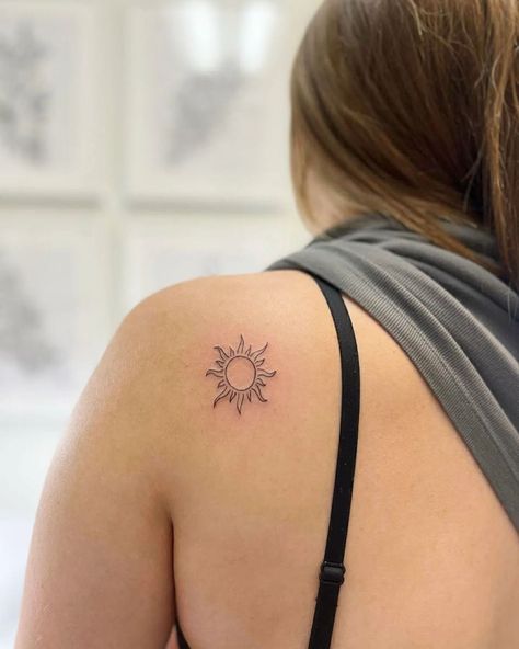 Daisy Moon Tattoo, Tato Henna, Sun And Moon Tattoo, Small Pretty Tattoos, Writing Tattoos, Petite Tattoos, Small Hand Tattoos, Classy Tattoos, Discreet Tattoos