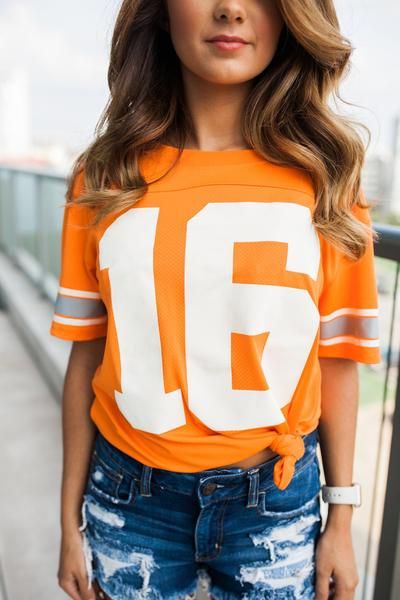 Give Her Six Football Mom Jersey, Orange Jersey, Football Jersey Shirt, Football Jersey Outfit, Lacrosse Mom, Football Casuals, Tennessee Football, Football Fashion, Jersey Outfit