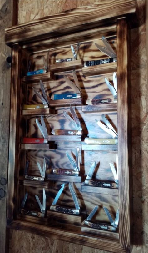 Pocket Knife Display Ideas, Knife Display Ideas Diy, Knife Case Display, Knife Display Case Ideas, Diy Knife Display Case, Knife Collection Display Ideas, Knife Display Ideas, Diy Knife Storage, Western Ranch Home Decor