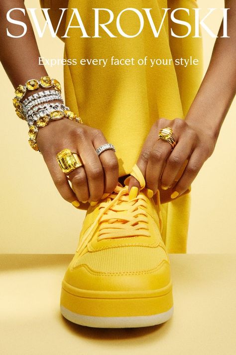 Hand Shots, Jewellery Photography Inspiration, Ankle Bracelets Diy, Jewelry Product Shots, Jewelry Editorial, Big Jewelry, Jewelry Photoshoot, Yellow Jewelry, Couple Photoshoot Poses