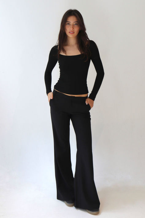 Wide leg straight-fit low rise trousers Low Trousers Outfit, Black Low Waisted Pants, Low Wasted Pants, Black Pants Low Waist, Comfortable And Stylish Outfits, Low Waist Dress Pants, Low Rise Dress Pants, All Black Semi Formal Women, Wide Waist Body Shape Outfits