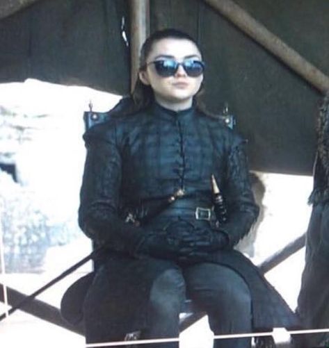 Image may contain: one or more people, people sitting and sunglasses Game Of Thrones Reaction, Game Of Thrones Poster, Game Of Thrones 3, Game Of Thrones Cast, Game Of Thrones Funny, Got Memes, Gra O Tron, Games Of Thrones, Arya Stark