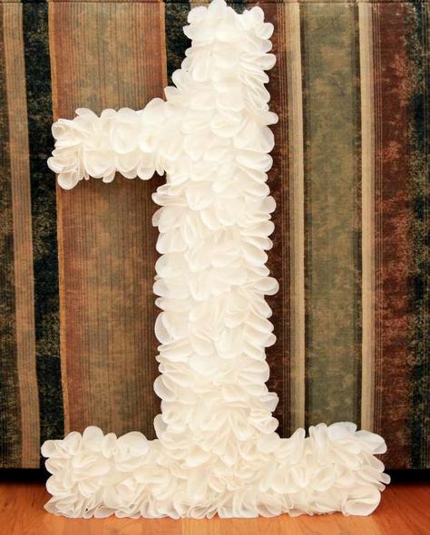 DIY First Birthday Photo Prop - Number One - Fancier's World Diy Birthday Number Sign, Birthday Photo Props Diy, Photo Prop Ideas, Diy First Birthday, 62nd Birthday, Photo Props Diy, Birthday Photo Shoot, First Birthday Photo, 1st Birthday Photoshoot