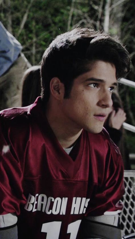 Scott McCall - Tyler Posey Taylor Posey, Tyler Garcia Posey, Teen Wolf Poster, Teen Wolf Werewolf, Elizabeth Arden Green Tea, Wolf Team, Teen Wolf Scott, Honey Drops, Teen Wolf Mtv