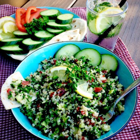 Quinoa Tabouli (Gluten free and oil free) Quinoa Tabouli, Tabouli Recipe, Tabouli Salad, Vegan Oil Free, Veggie Bowls, Anti Inflamatory, Roasted Red Pepper Hummus, Gluten Free Salads, Oil Free Vegan