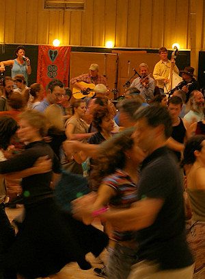 Asheville Contra Dancing Swing Dancing Aesthetic, Dancing With Friends Aesthetic, Contra Dancing, Dancing With Friends, Dancing Friends, Ceilidh Dance, Slavoj Zizek, Contra Dance, Couples Dancing