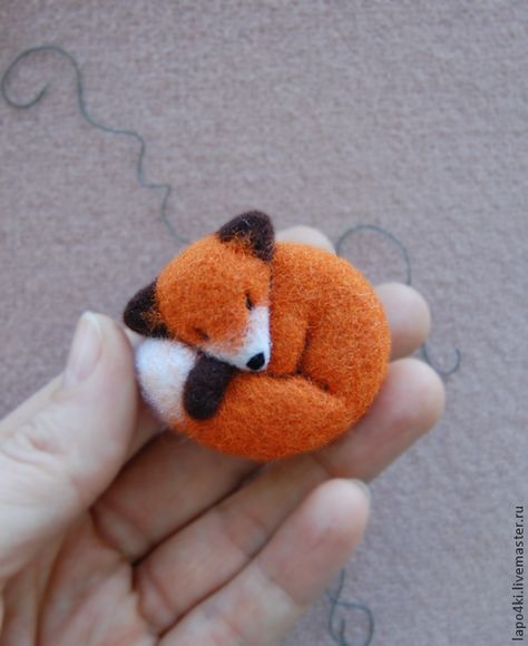 Needle Felted Fox, Fox Brooch, Art Inspiration Ideas, Needle Felting Diy, Felt Fox, Wool Animals, Needle Felting Tutorials, Needle Felting Projects, Wool Projects