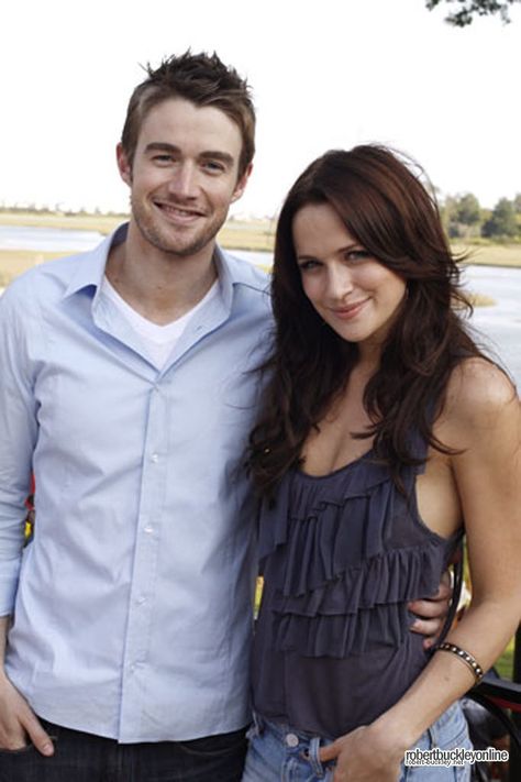 Quinn & Clay ~ One Tree Hill Clay One Tree Hill, Quinn One Tree Hill, Clay Evans, Robert Buckley, Quinn James, Shantel Vansanten, The Carrie Diaries, Peyton Sawyer, Tv Show Couples