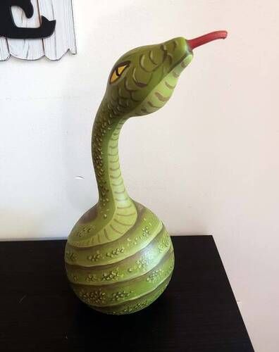 Snake Gourd - OCCASIONS AND HOLIDAYS Rebecca Rakes (gozer) October   2019 Gourd Animals, Gourd Projects, Snake Gourd, Gourd Painting, Gourd Crafts, Gourds Crafts, Painted Gourds, Halloween Displays, Gourd Art