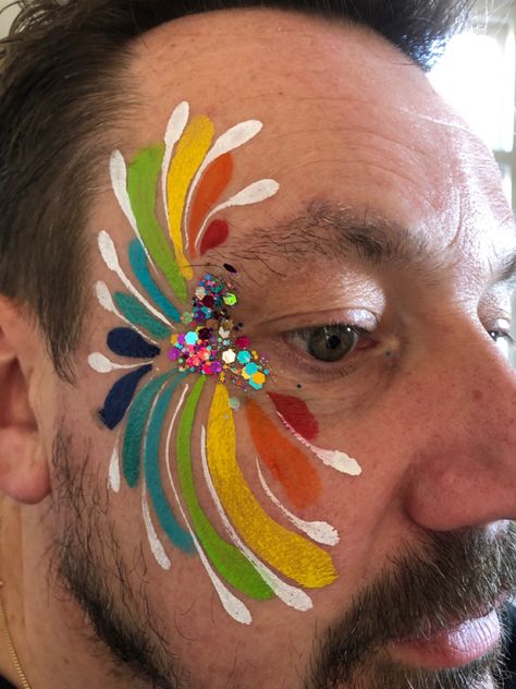 Rainbow Facepainting Easy, Pride Facepainting, Rainbow Face Paint Pride, Rainbow Face Paint Easy, Pride Face Painting, Adult Face Paint Ideas, Pride Face Paint Ideas, Face Painting Adults, Hippie Carnaval