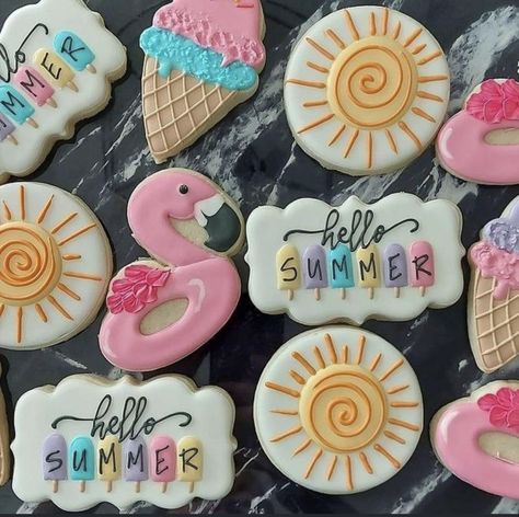 Summer Time Cookies Decorated, Last Day Of School Cookies Decorated, Beach Ball Sugar Cookies, Summer Theme Sugar Cookies, Beach Cookies Royal Icing, Pool Party Sugar Cookies, Summer Themed Sugar Cookies, Summer Cookie Ideas, Pool Party Cookies Decorated