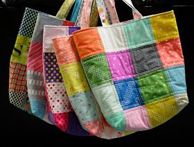 Quilted Tote Bags Patterns, Patchwork Quilting Designs, Handbag Tutorial, Diy Bag Designs, Colorful Handbags, Diy Bags Patterns, Tote Bags Sewing, Quilted Tote Bags, Patchwork Quilt Patterns