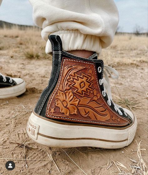 Custom Western Converse, Western Style Shoes, Western Converse, Western Sneakers, Homesteading Animals, Country Shoes, Western Shoes, Leather Converse, Western Wear Outfits