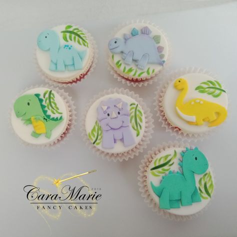 Cute Dino Cupcakes, Dinosaurs Cupcakes Ideas, Dinosaur Baby Shower Cupcakes, Dino Cupcakes Boys, Dinasour Cupcakes Ideas, Dinosaur Cupcake Ideas, Dino Cupcakes, Police Birthday Cakes, Dinosaur Birthday Party Food