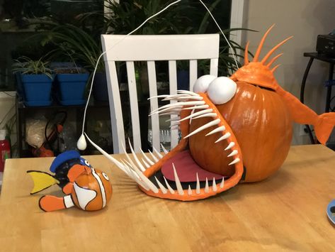 Puffer Fish Pumpkin Decorating, Angler Fish Pumpkin, Santa Pumpkin Painted, Aquarium Pumpkin, Storybook Pumpkin Ideas, Pumpkin Contest Ideas, Fish Pumpkin, Pumpkin Fish, Pumpkin Competition