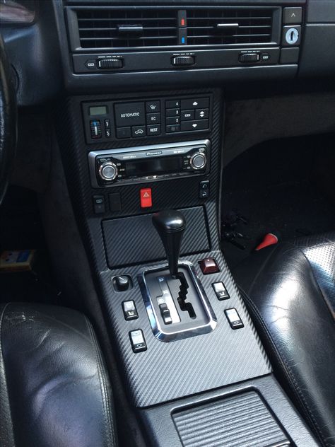 Mercedes SL R129 interior. Carbon look middle console. Benz Coupe, Garage Goals, Mercedes Sl500, Mercedes R129, Mercedes Benz Coupe, Second Breakfast, Mercedes Sl, Classic Mercedes, Cars 3