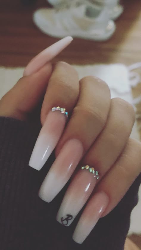 Nails With Letter B On Them, B Initial On Nails, Letter B On Nails, Balerin Nails, Nails With B Initial, B Initial Nails, Nails With Letters, Nurse Nails, Nail Ballerina