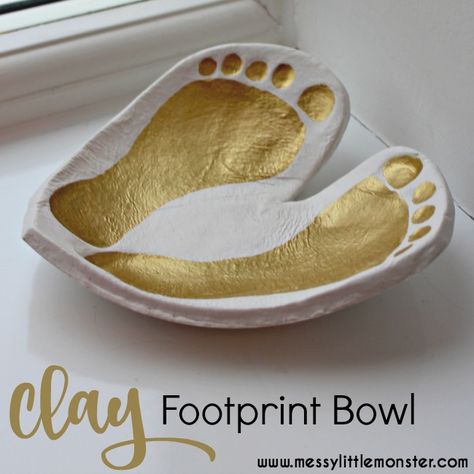 DIY clay Footprint Bowl Keepsake instructions.  A perfect DIY kid made gift created from air drying clay. Use prints from babies, toddlers and preschoolers, or even older children to create this cute footprint craft. Footprint Heart, How To Make Salt Dough, Bowl Clay, Salt Dough Crafts, Salt Dough Recipe, Clay Dish, Footprint Keepsake, Footprint Craft, Homemade Clay