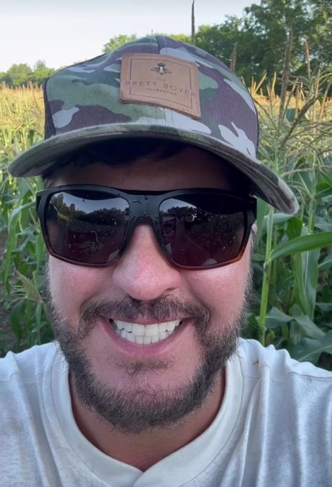 Luke Bryan Videos, Luke Bryan Selfie, Luke Bryan Family, Luke Bryan Concert, Luke Bryan Pictures, Mens Facial, Men's Facial Hair, Mens Facial Hair Styles, Document Sign