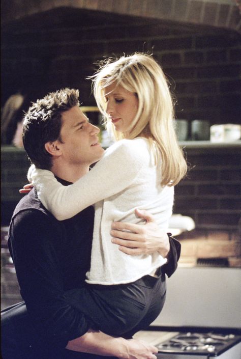 James Marsters, Tv Show Couples, David Boreanaz, Buffy Summers, Drama Tv Shows, Angel Aesthetic, Sarah Michelle Gellar, Buffy The Vampire, Buffy The Vampire Slayer