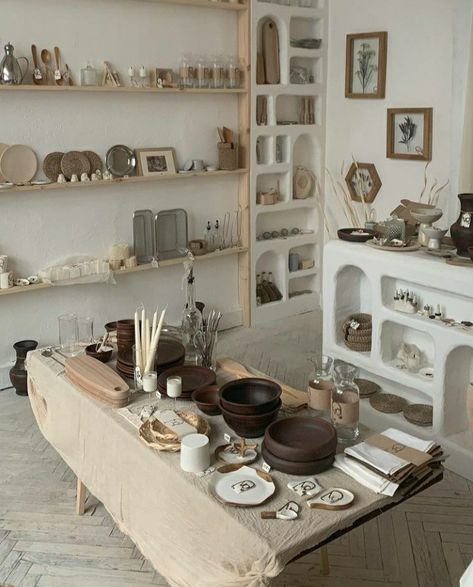 Ceramic Shop Interior, Pottery Booth Display, Pottery Cafe, Ceramic Cafe, Home Atelier, Ceramic Store, Art Studio Space, Ceramics Pottery Vase, Pottery Store