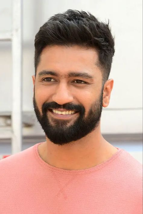 Indian men's haircuts 2024 15 ideas: Uncovering the latest trends - mens-club.online Simple Hairstyles For Men, Hair Cuts Boys, Simple Haircut, Rectangle Face Shape, Boys Hairstyle, Casual Curls, 15 Hairstyles, Men Styling, Mens Haircuts Medium