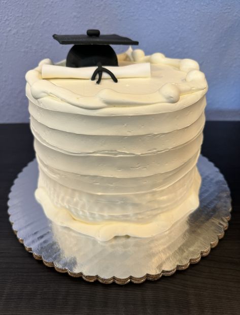 Graduation cakes Minimalist Graduation Cake, Birth Cake, Birth Cakes, Grad Cake, Boy Graduation, Graduation Cake, Graduation Cakes, Cake Decorating Tips, Decorating Tips