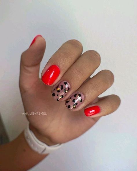 2024 Summer Nails Red: Trendy, Cute Ideas with French Tips New Summer Nail Trends, Nails For Cruise Vacations 2024, Short Nails Abstract, Red Summer Nails 2024, Summer Red Nails Designs, Red Nails With Design Ideas, Trending Red Nails, Gwen Stefani Nails, Red Design Nails