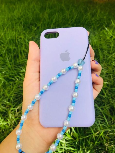 Pin on cadena para gafas Beaded Phone Strap Ideas, Phone Bracelet Ideas, Straps Para Celular Ideas, Phone Strap Miçangas, Phone Strap Ideas, Phone Straps Beads Ideas, Phone Charms Ideas, Phone Strap Diy, Phone Beads Strap