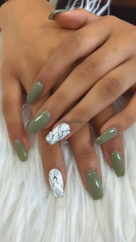 Nail Ideas Olive Green, Green Nails Floral, Floral Nails Simple, Olive Green Nails Designs, Olive Green Nail Ideas, Olive Green Nails, Christmas Song Trivia, Hoco Ideas, Birthday Nail Designs