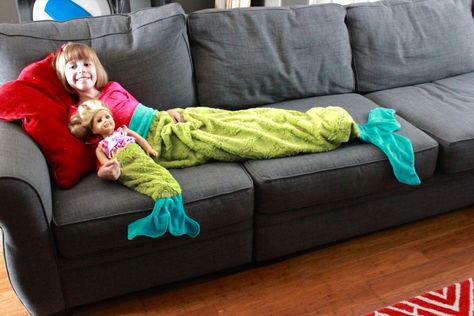 Mermaid Tail Blanket - Made By Marzipan Fleece Mermaid Tail Blanket, Mermaid Tail Blanket Pattern, Baby Mermaid Tail, Knitting Patterns Cocoon, Mermaid Tail Blanket, Queen Blanket, Trendy Sewing, Baby Mermaid, Sewing Pillows