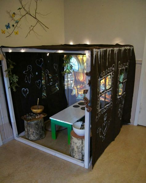 Cozy Cube Ideas Preschool, Baby Room Activities, Pvc Tent, Calm Room, Reggio Classroom, Sensory Activities Toddlers, Class Decoration, Baby Gym, Preschool Activity