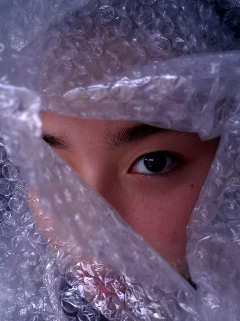 #bubblewrap #photoshoot #model Bubble Wrap Photography, Bubble Wrap Portrait Photography, Bubbles Photoshoot Ideas, Plastic Photoshoot, Photoshoot With Bubbles, Bubbles Photoshoot, Bubbles In Photoshoot, Bubble Fashion, Bath Photography