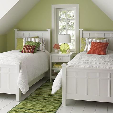 How to Decorate With Twin Beds Twin Beds Guest Room, Modern Guest Bedroom, Two Twin Beds, Classy Bedroom, Yellow Room, Twin Beds, Twin Bedroom, Twins Room, Plywood Furniture