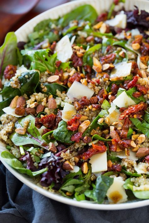 Sun Dried Tomato Quinoa Salad with Balsamic Vinaigrette - Cooking Classy Tomato Quinoa Salad, Salad With Balsamic Vinaigrette, Balsamic Vinaigrette Recipe, Satisfying Salads, Tomato Salad Recipes, Romaine Salad, Vinaigrette Recipe, Homemade Soup Recipe, Eat Veggies