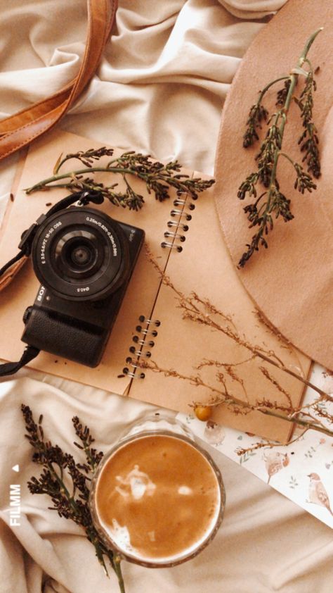 Earth Tone Aesthetic Pictures, Earth Tones Aesthetic Wallpaper, Warm Tone Aesthetic, Warm Tones Aesthetic, Vintage Flatlay, Earth Tone Aesthetic, Earth Tones Aesthetic, Aesthetic Earth, Cute Wallpapers Aesthetic