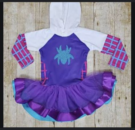 Diy Ghost Spider Costume, Ghost Spider Birthday Party, Ghost Spider Costume, Spiderman And Gwen, Spider Gwen Costume, Spider Dress, Cake Spiderman, Spiderman Design, Superhero Halloween Costumes