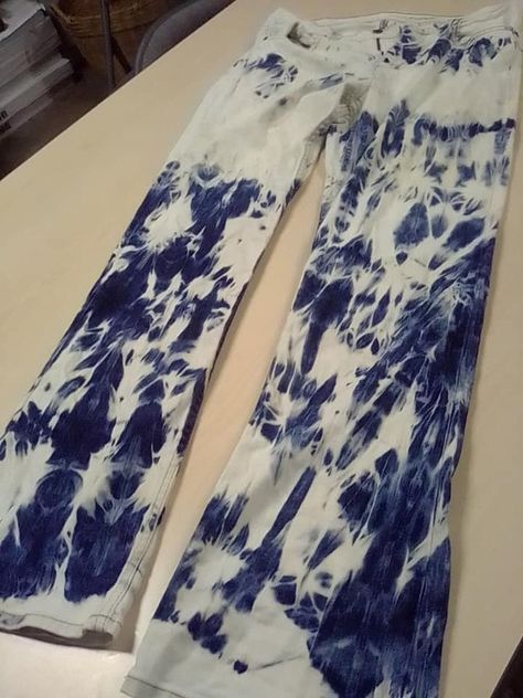 No Pattern Used Bleach tie dye jeans N/A pattern review by candicemcharles Bleach Pattern Jeans, Bleach Jeans Diy Denim, Bleached Jeans Design, Bleach Tie Dye Jeans, Bleach Dye Jeans, Refashioned Jeans, Funky Trousers, New Jeans Jeans, Bleach Jeans Diy