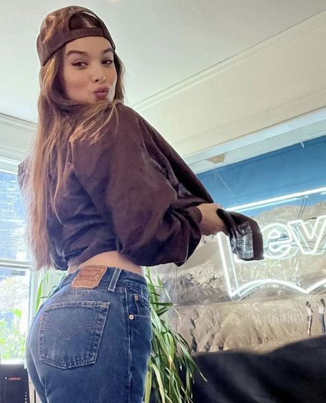 Hailee Steinfeld Outfits, Hailee Steinfeld Style, Kate Bishop, Florence Pugh, Hailee Steinfeld, Woman Crush, Millie Bobby Brown, Insta Photo Ideas, Celebrities Female