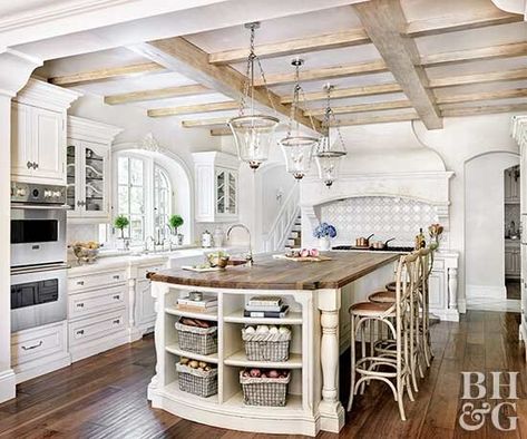 Modern Kitchen Lighting Ideas, European Country Kitchen, French Country Kitchen Island, Home Decor Kitchen Island, Dream Kitchen White, Decor Kitchen Island, Country Kitchen Island, Baddie Bedroom, Baddie Bedroom Ideas