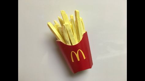 Making a McDonalds French fries from Polymer clay! Clay French Fries, Mcdonalds French Fries, Food Ceramics, Mcdonald French Fries, Mcdonalds Fries, Clay Things, Burger And Fries, French Fries, Polymer Clay Crafts