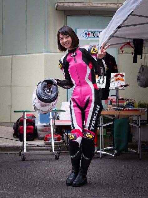 Female Racers, Spandex Outfits, Biker Aesthetic, Motorcycle Suit, Biker Outfit, Full Body Suit, Racing Suit, Motorcycle Women, Motorcycle Girl