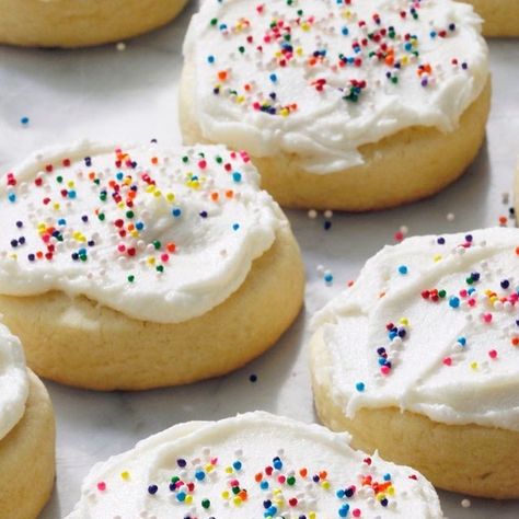 Taste Of Home Sugar Cookie Recipe, Taste Of Home Frosted Sugar Cookies, Sally’s Baking Recipes Sugar Cookies, Soft Sprinkle Sugar Cookies, Frosted Sugar Cookies Taste Of Home, Barbie Funny, Sugar Cookie Frosting, Cookie Frosting, Taste Of Home