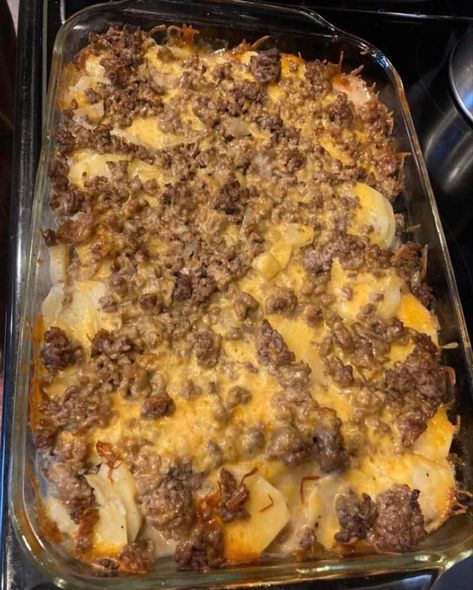 Meat And Potato Casserole, Hamburger Casserole Recipes, Hamburger Potato Casserole, Hamburger And Potatoes, Cheddar Cheese Soup, Hamburger Casserole, Cauliflower Casserole, Potatoe Casserole Recipes, Beef And Potatoes