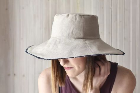 Sewing Hats, Hat Patterns To Sew, Beginner Sewing Projects Easy, Leftover Fabric, Creation Couture, Sewing Projects For Beginners, Sewing Skills, Love Sewing, Sewing For Beginners