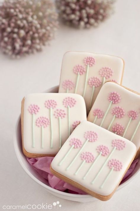 erikasternlove: “erikasternlove ♥ ” Flower Sugar Cookies, Spring Cookies, Summer Cookies, Sugar Cookie Designs, Caramel Cookies, Pink Square, Pretty Cookies, Fancy Cookies, Creative Cookies