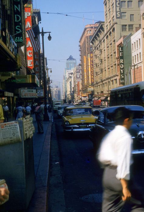 Los Angeles Streets, Street Photography Camera, Los Angeles Aesthetic, Los Angeles Street, Los Angeles Hollywood, California Los Angeles, Traffic Jam, Vintage Los Angeles, City Of Angels