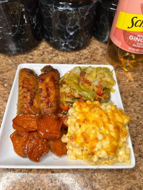 Turkey Wings Meal Ideas, Chicken Wings Dinner Ideas Meals, Garlic Herb Turkey, Herb Turkey, Homemade Comfort Food, Southern Recipes Soul Food, Turkey Wings, Soul Food Dinner, Food Crush